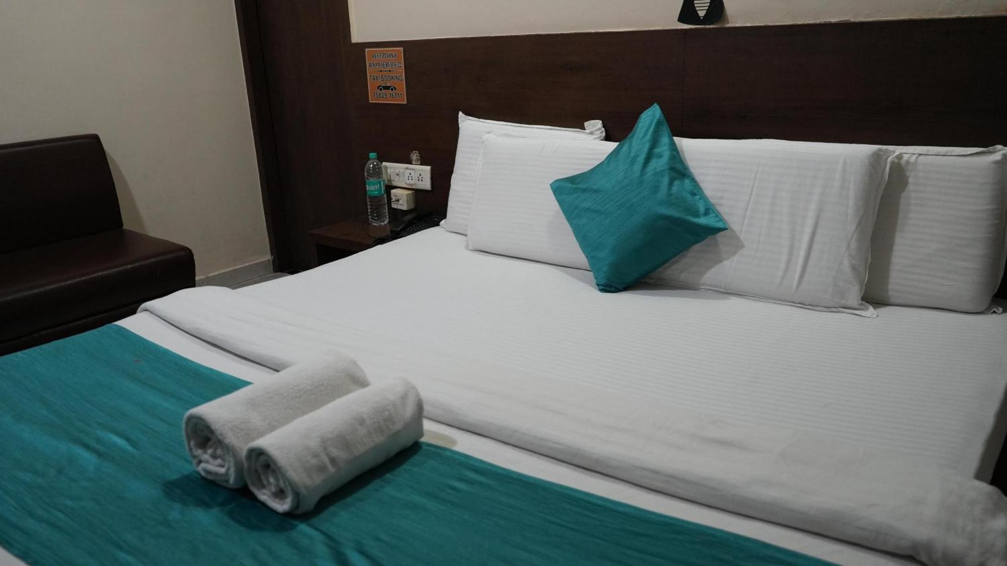 Hotel Satyug Ujjain Exterior photo